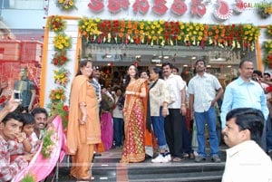 Tamanna & Bindu Madhavi Inagurates Designer Sarees Division at Kalanikethan,Vizag