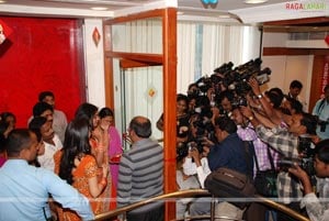 Tamanna & Bindu Madhavi Inagurates Designer Sarees Division at Kalanikethan,Vizag