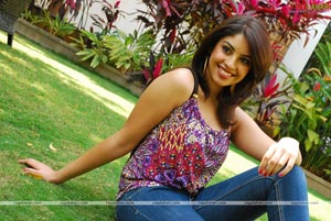 Richa Gangopadhyay Photo Gallery