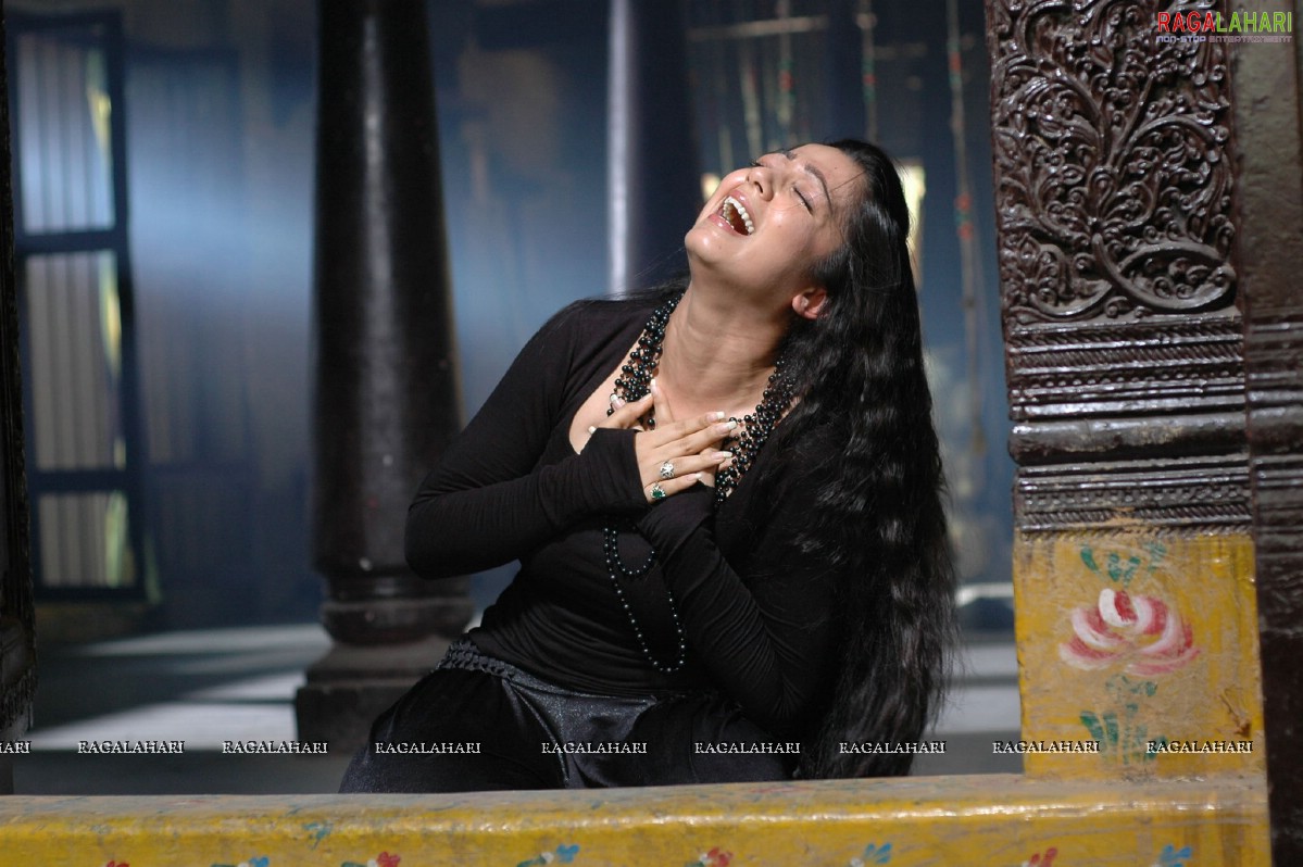 Charmi Emotional Stills from Mangala Movie, Photo Gallery