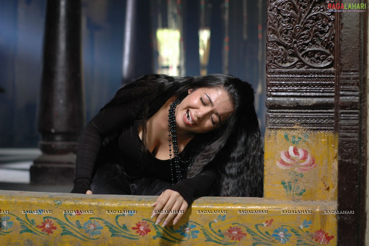 Charmi Emotional Stills from Mangala Movie, Photo Gallery