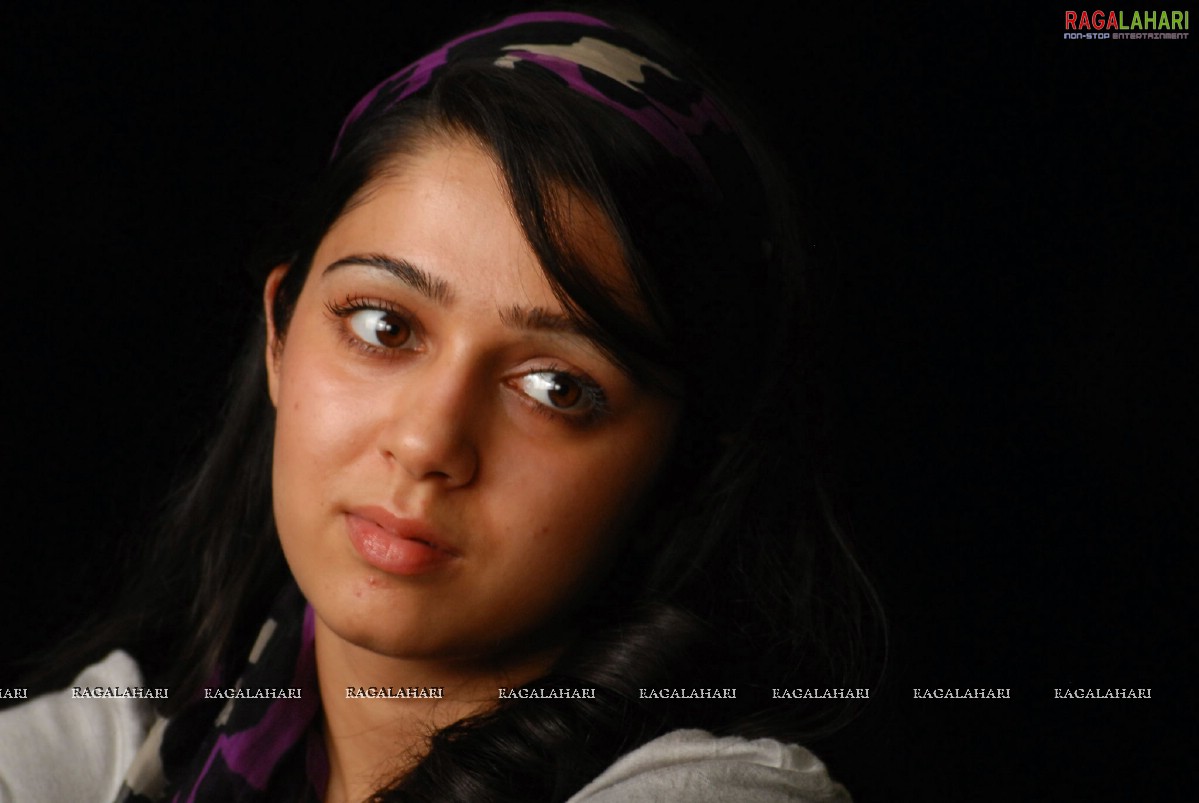 Charmi Emotional Stills from Mangala Movie, Photo Gallery