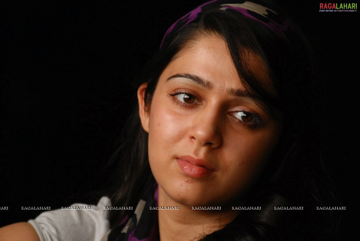 Charmi Emotional Stills from Mangala Movie, Photo Gallery