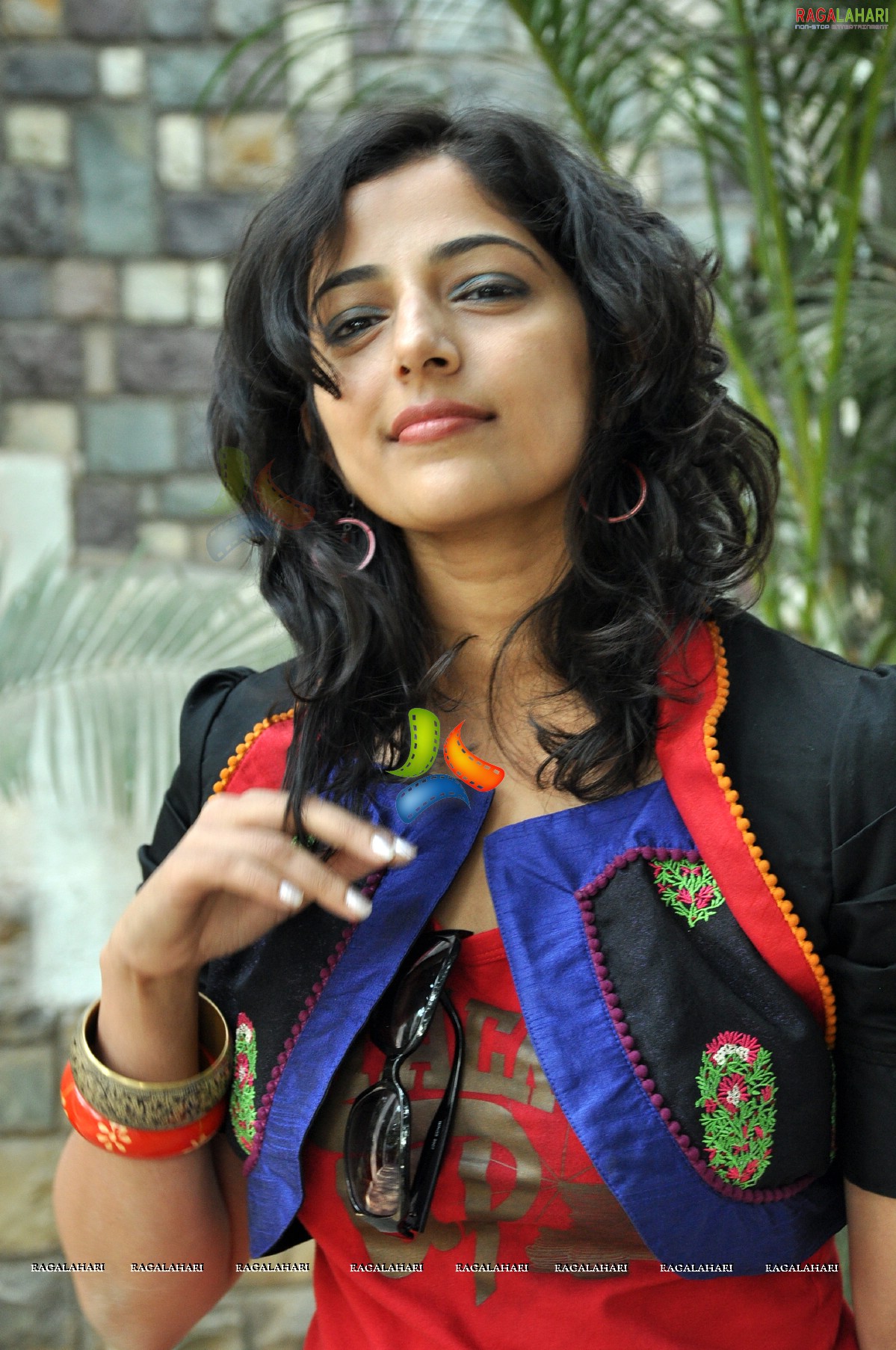Nishanti Evani (Hi-Res)