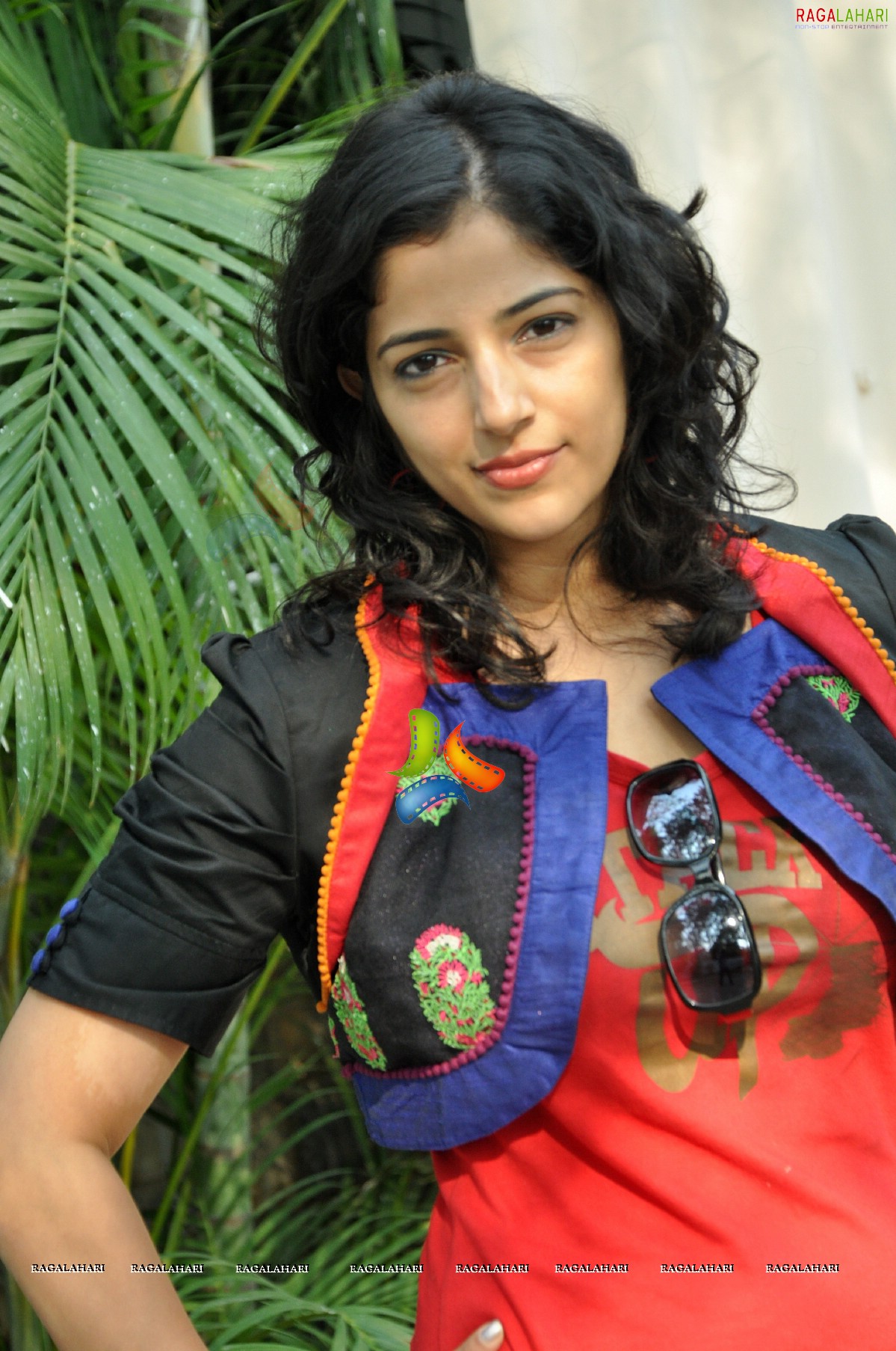 Nishanti Evani (Hi-Res)