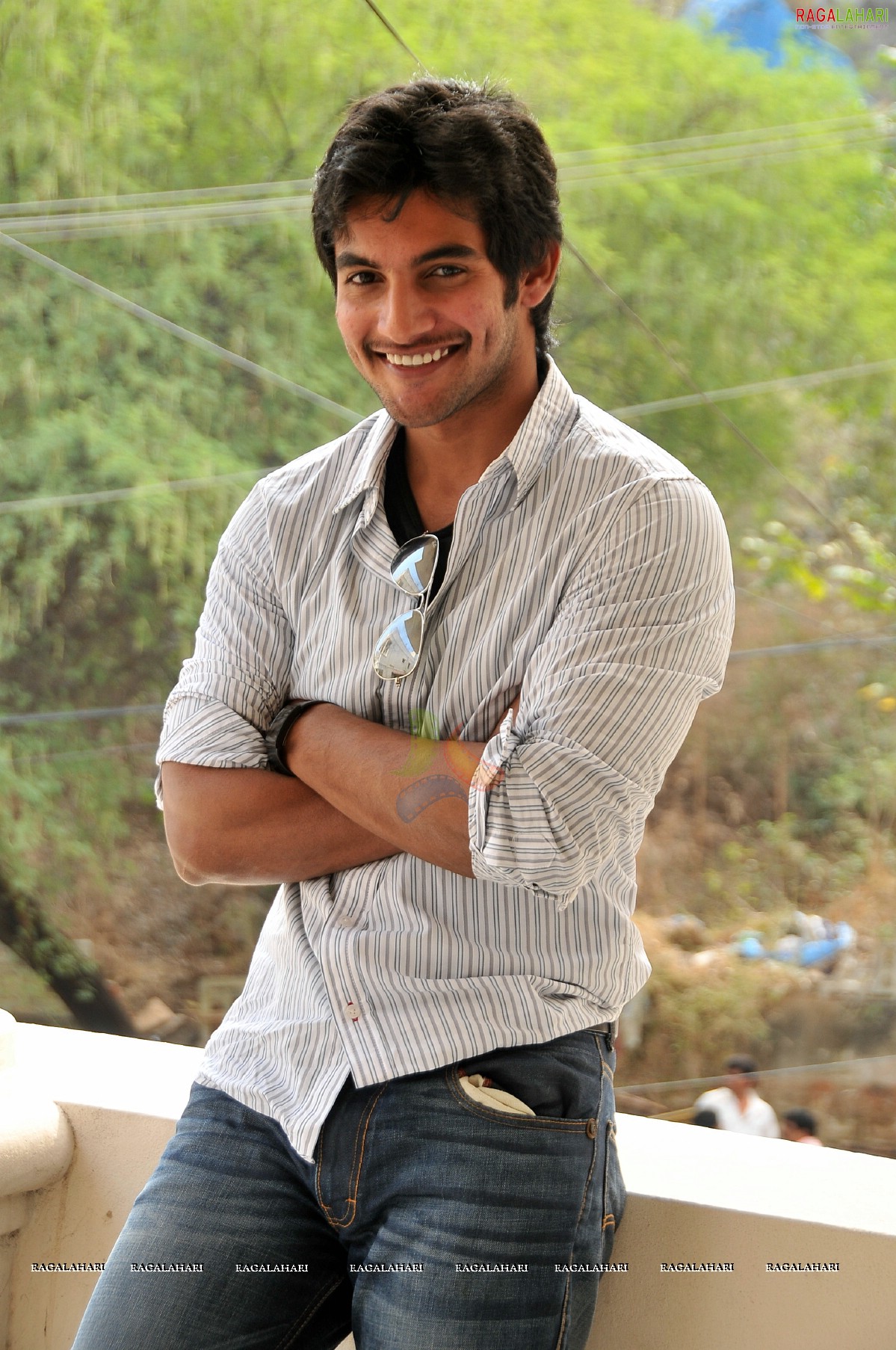 Aadi at Prema Kavali Pressmeet