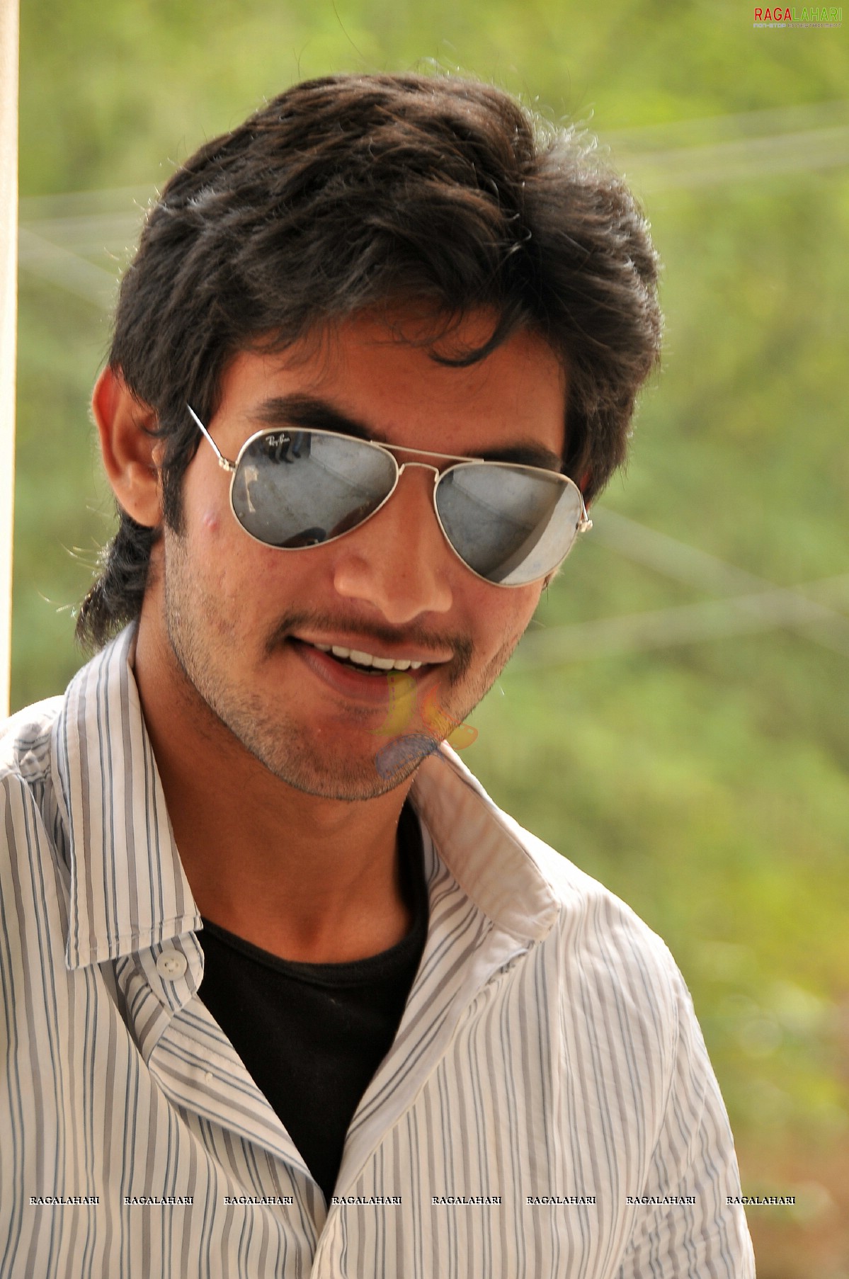 Aadi at Prema Kavali Pressmeet