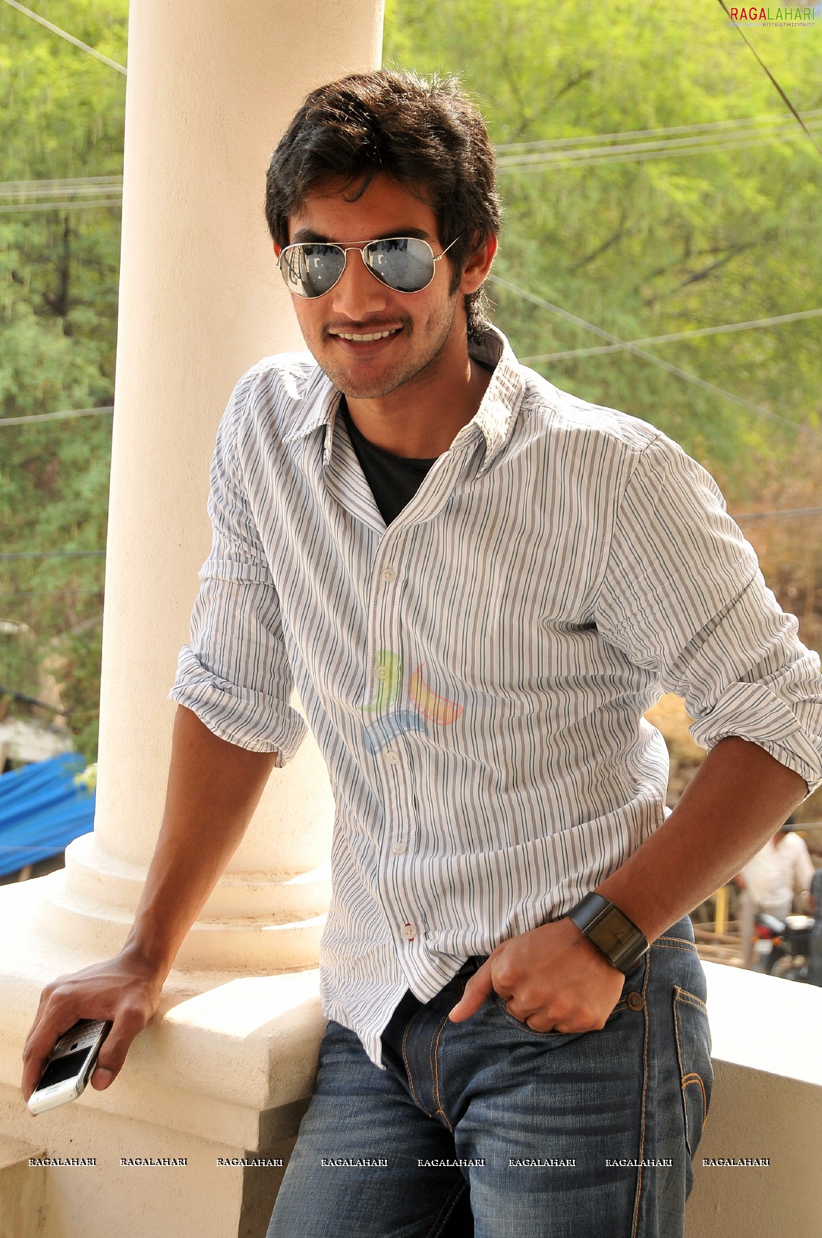 Aadi at Prema Kavali Pressmeet