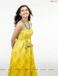 Samantha Yellow Frock Pics