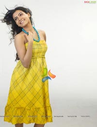 Samantha Yellow Frock Pics