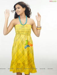 Samantha Yellow Frock Pics