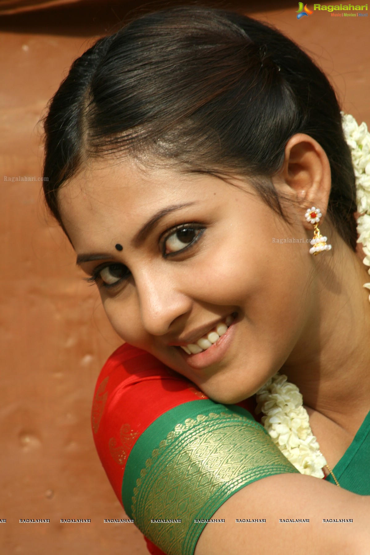 Madhu Shalini (Hi-Res)