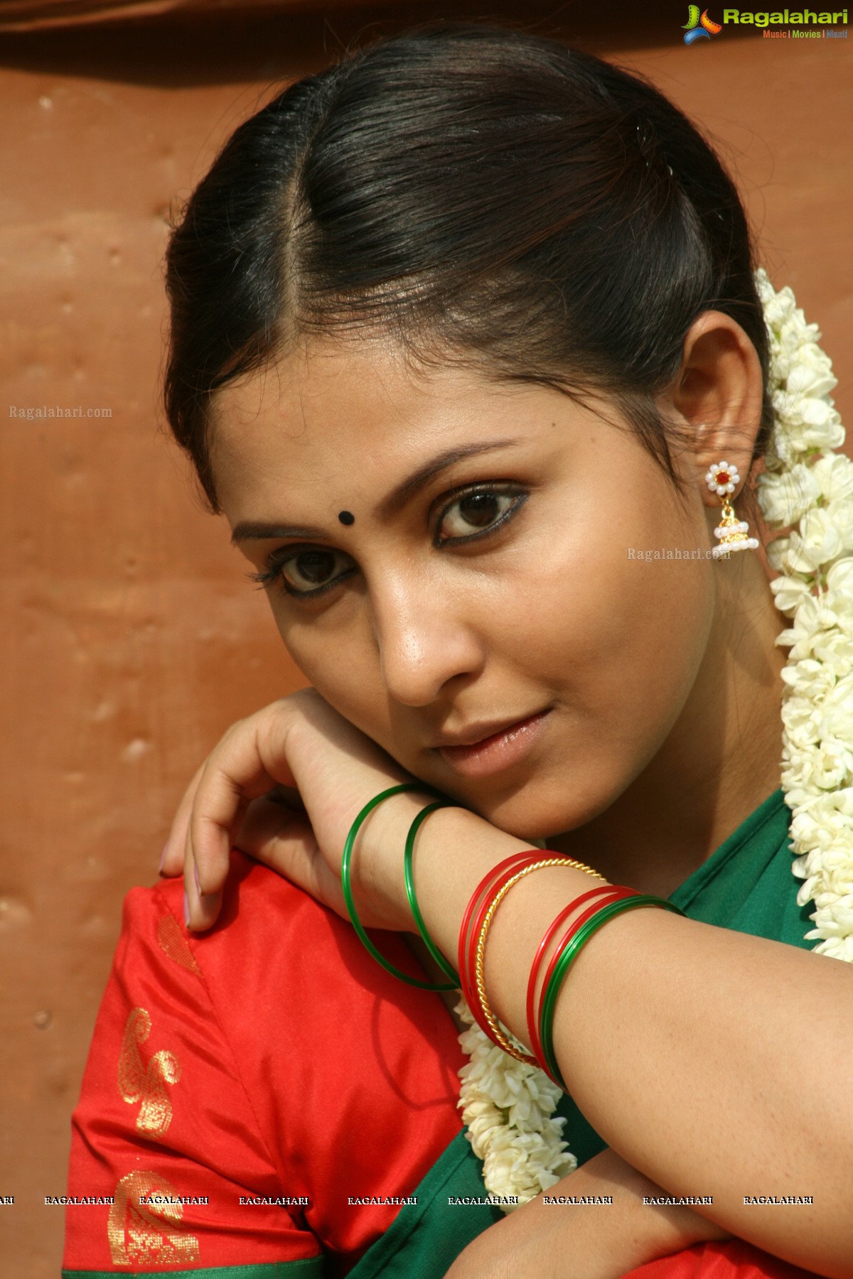 Madhu Shalini (Hi-Res)