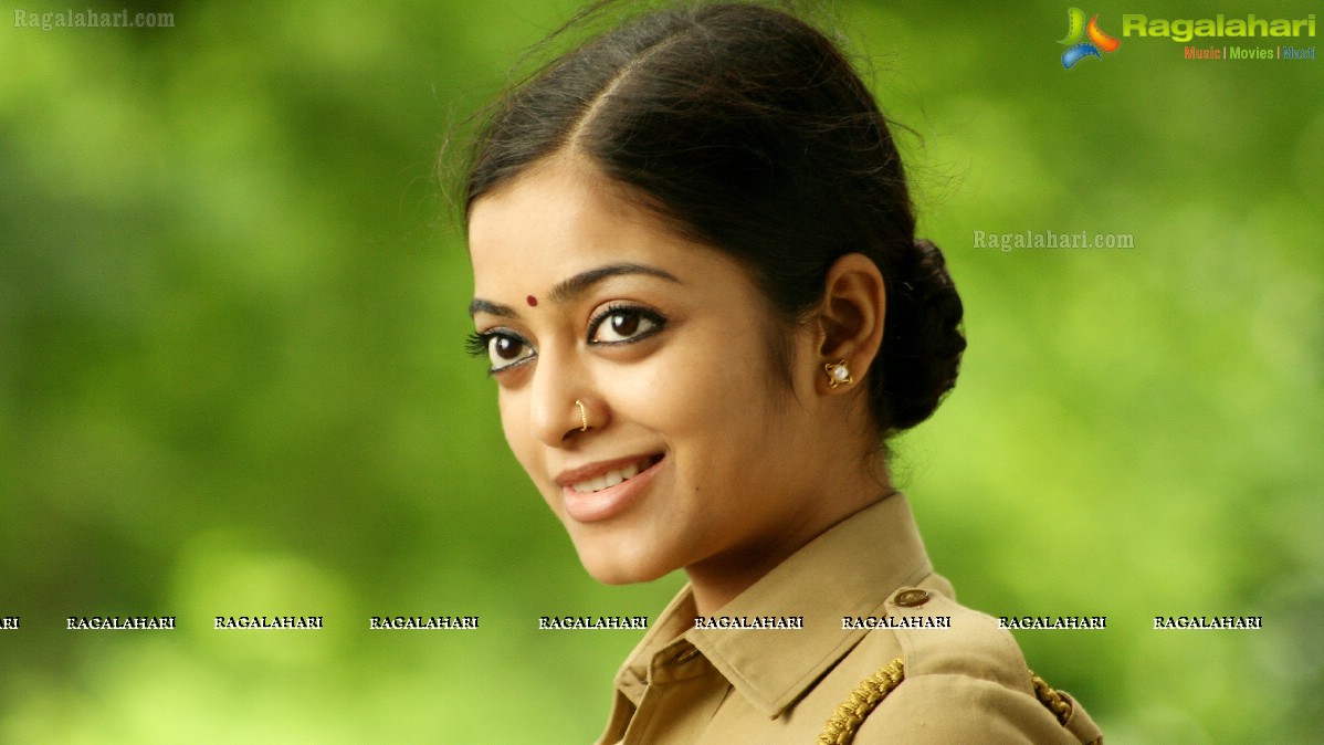 Janani Iyer (Hi-Res)