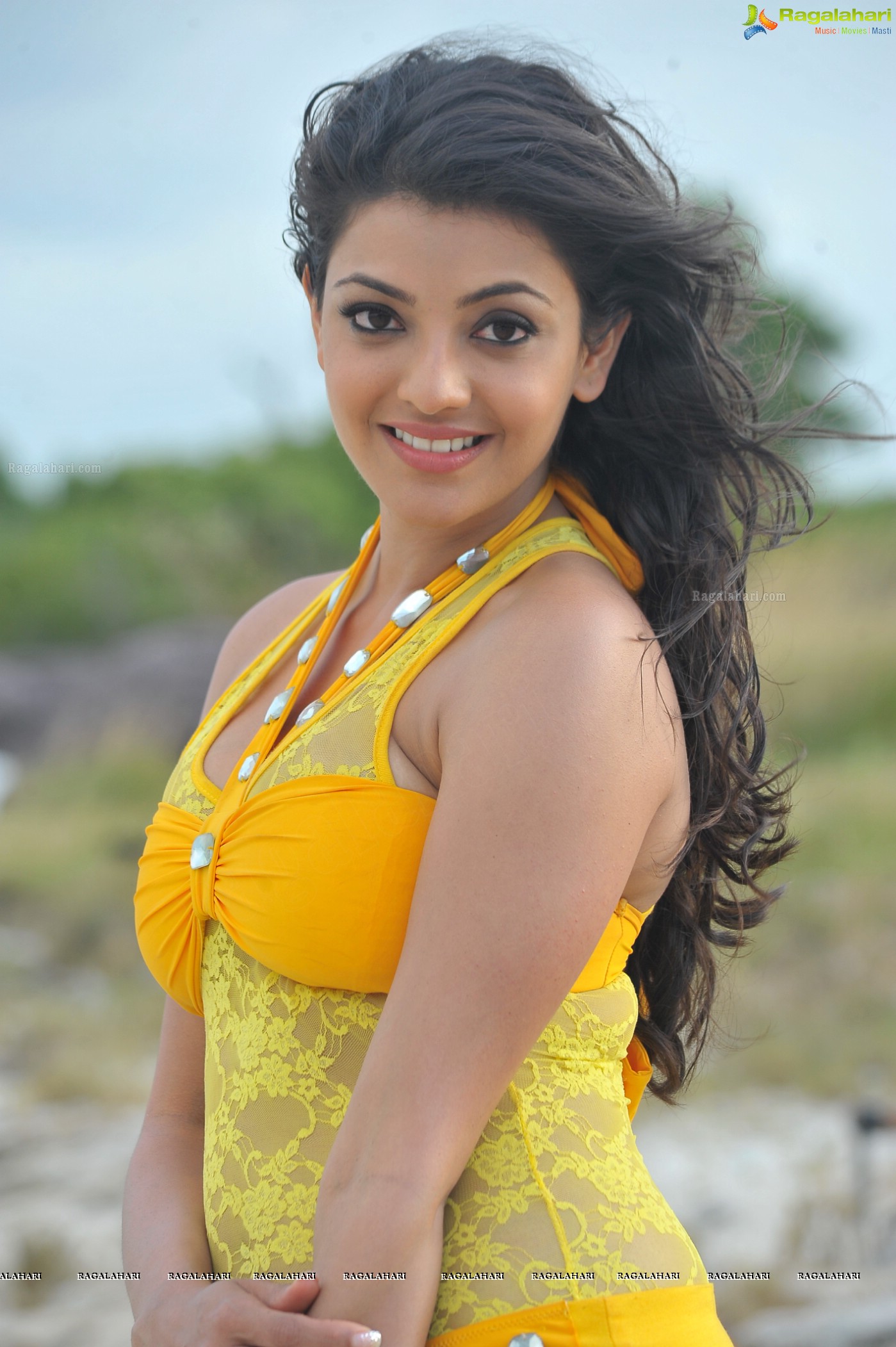 Kajal Aggarwal in Goa Beach for Businessman, Top Quality Photos