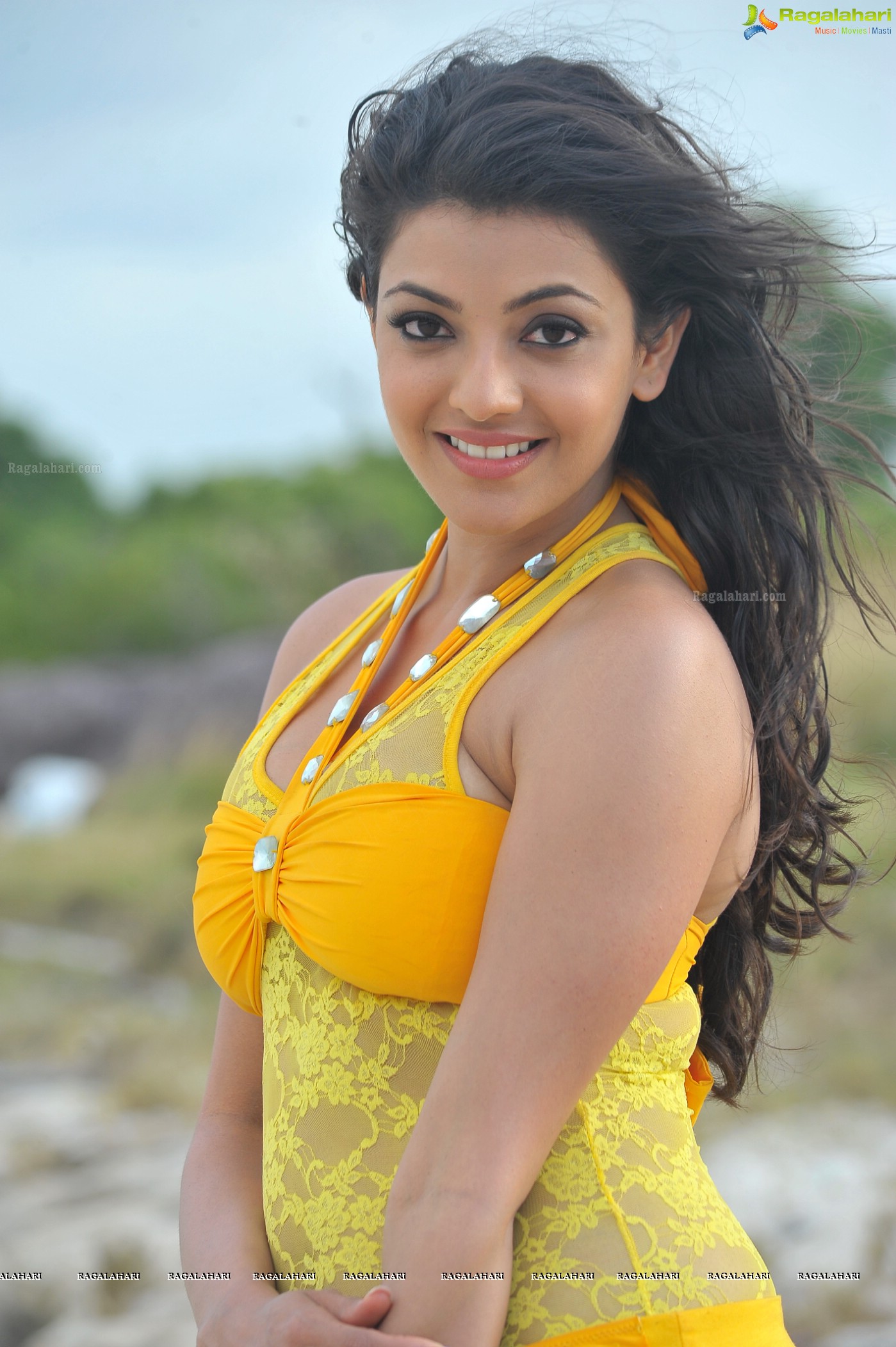 Kajal Aggarwal in Goa Beach for Businessman, Top Quality Photos