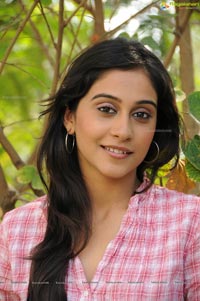 Regina Cassandra Photos