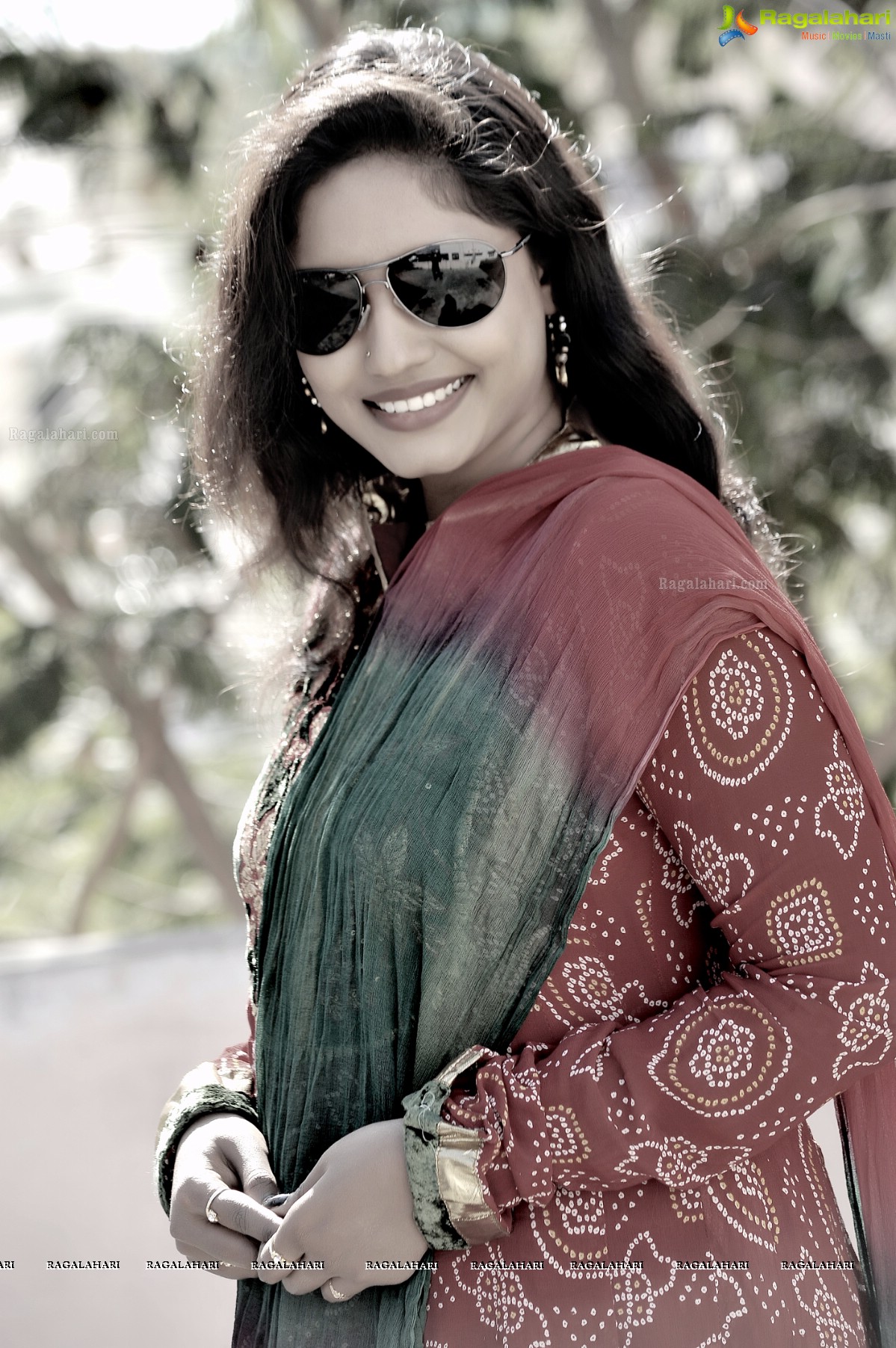 Roja Komaravolu (Hi-Res)