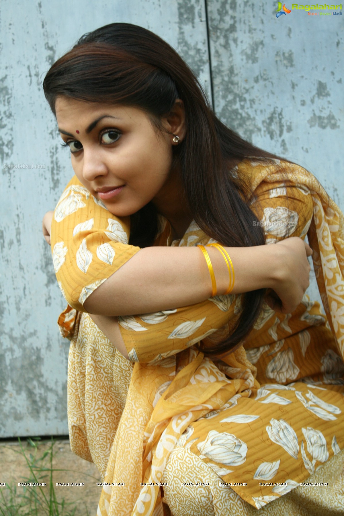 Madhu Shalini (Hi-Res)