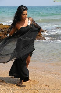 Aayiram Vilakku Rachana Maurya Hot Photos