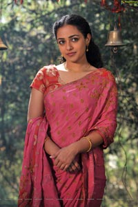 Nithya Menon Okkadine High Definition Stills