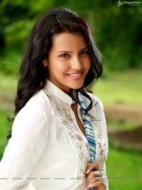 Priya Anand High Resolution Photos