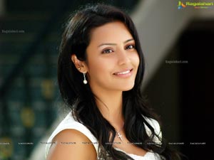 Priya Anand High Resolution Photos