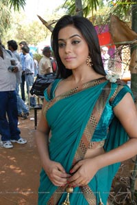 Poorna at Telugulo Naaku Nachani Muhurat