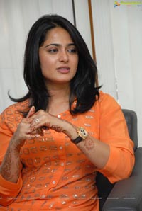 Rudrama Devi Anushka