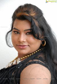 Amma Naana Oorelithe Sushmitha