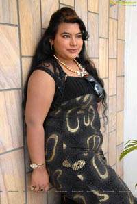 Amma Naana Oorelithe Sushmitha