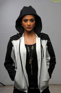 Priyamani in Chandee