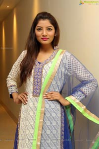 Aaliya at Dulhan Exhibition