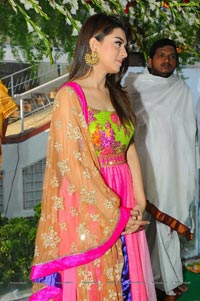 Hansika in Durgaa