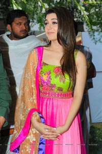 Hansika in Durgaa