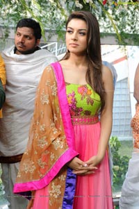 Hansika in Durgaa