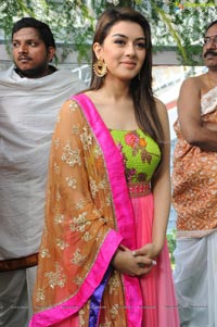 Hansika in Durgaa