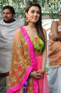 Hansika in Durgaa