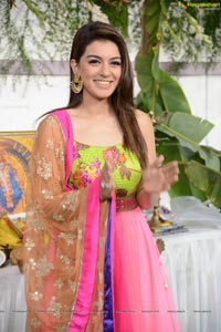 Hansika in Durgaa