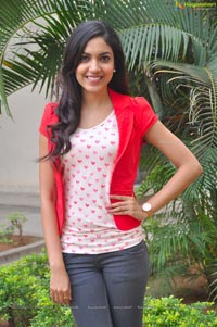 Heroine Ritu Varma @ Naa Rakumaru Press show