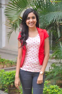 Heroine Ritu Varma @ Naa Rakumaru Press show