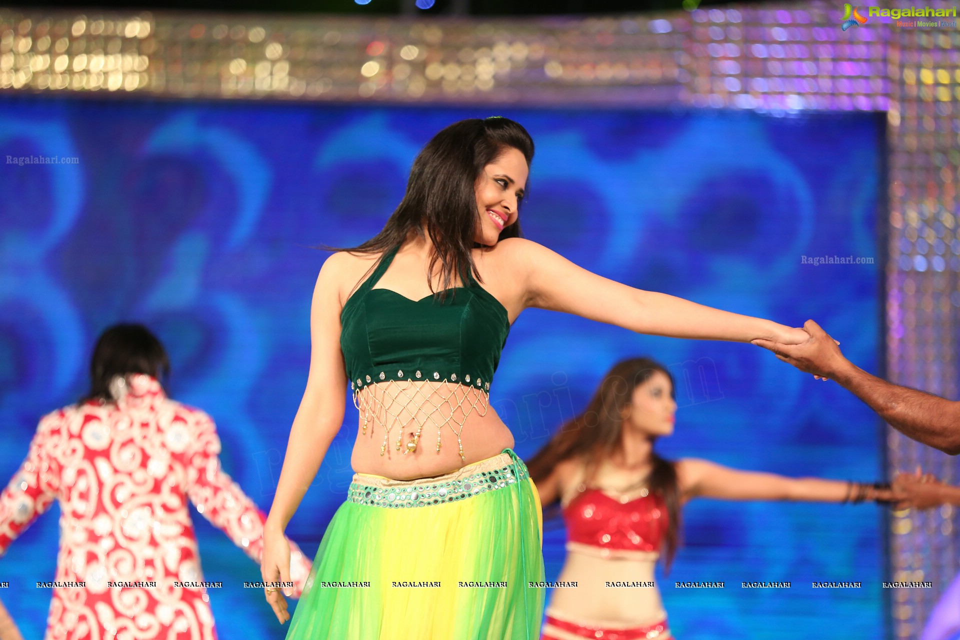 anchor-anasuya-hd-photos4.jpg