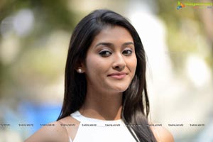 Bollywood Actress Pooja Jhaveri