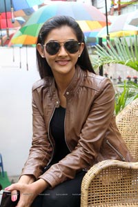 Bollywood Pooja Jhaveri