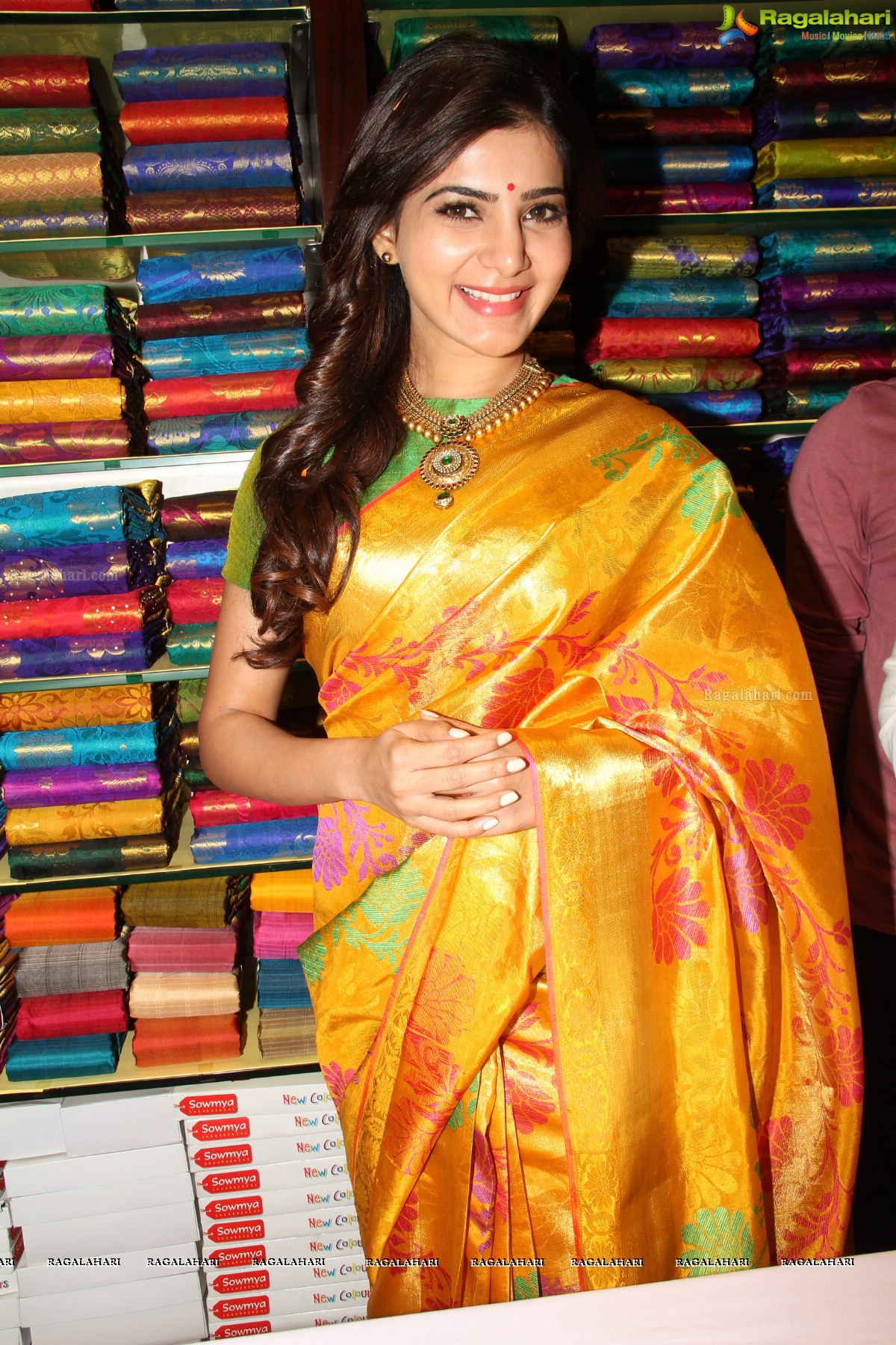 Samantha at South Indian Shopping Mall Launch, Ameerpet