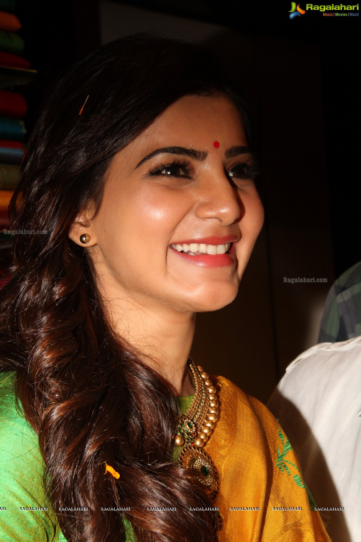 Samantha at South Indian Shopping Mall Launch, Ameerpet