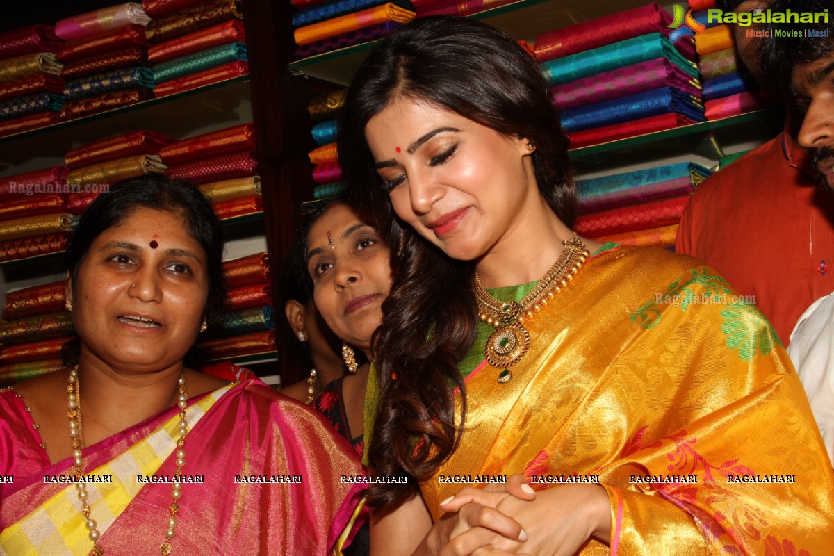 Samantha at South Indian Shopping Mall Launch, Ameerpet