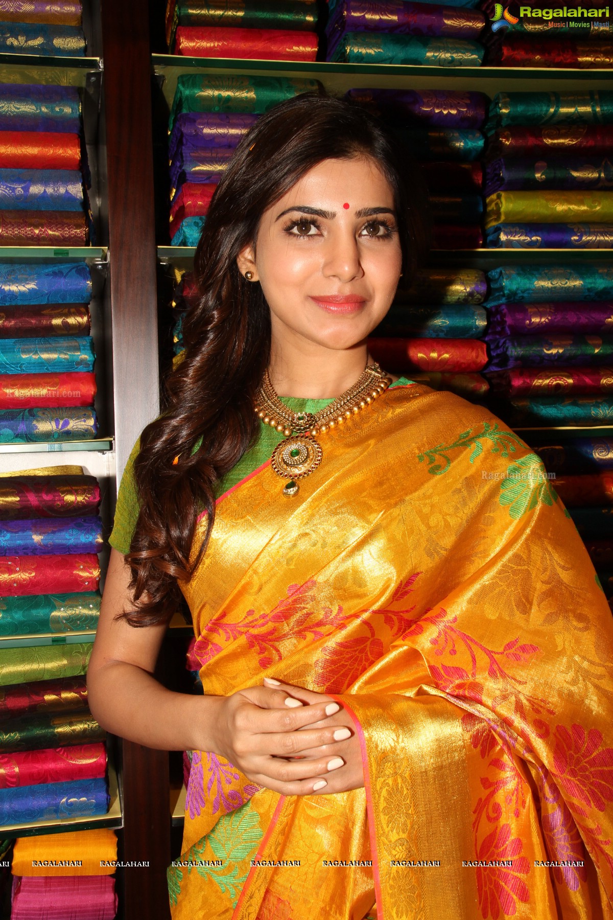 Samantha at South Indian Shopping Mall Launch, Ameerpet