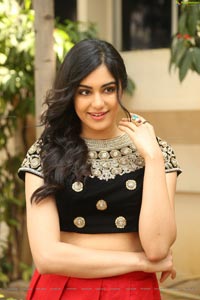 Adah Sharma HD Wallpapers