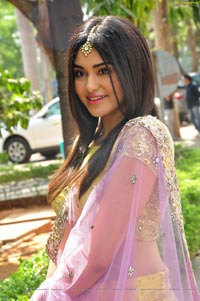 Adah Sharma HD Photos